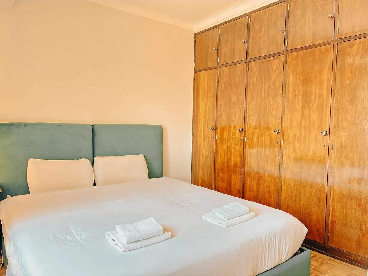 Daire Lisbon River Vista - 2 Bedroom Terrace Retreat Portekiz