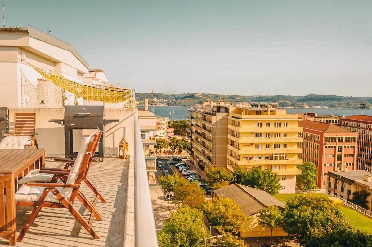 Daire Lisbon River Vista - 2 Bedroom Terrace Retreat Portekiz